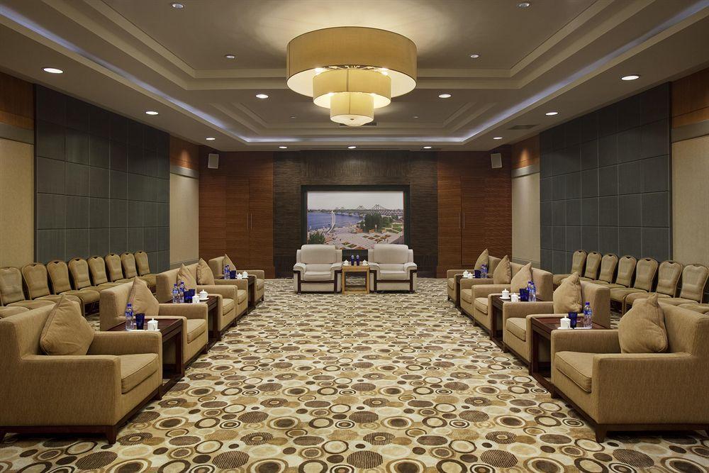 Crowne Plaza Hotel Dandong Interno foto
